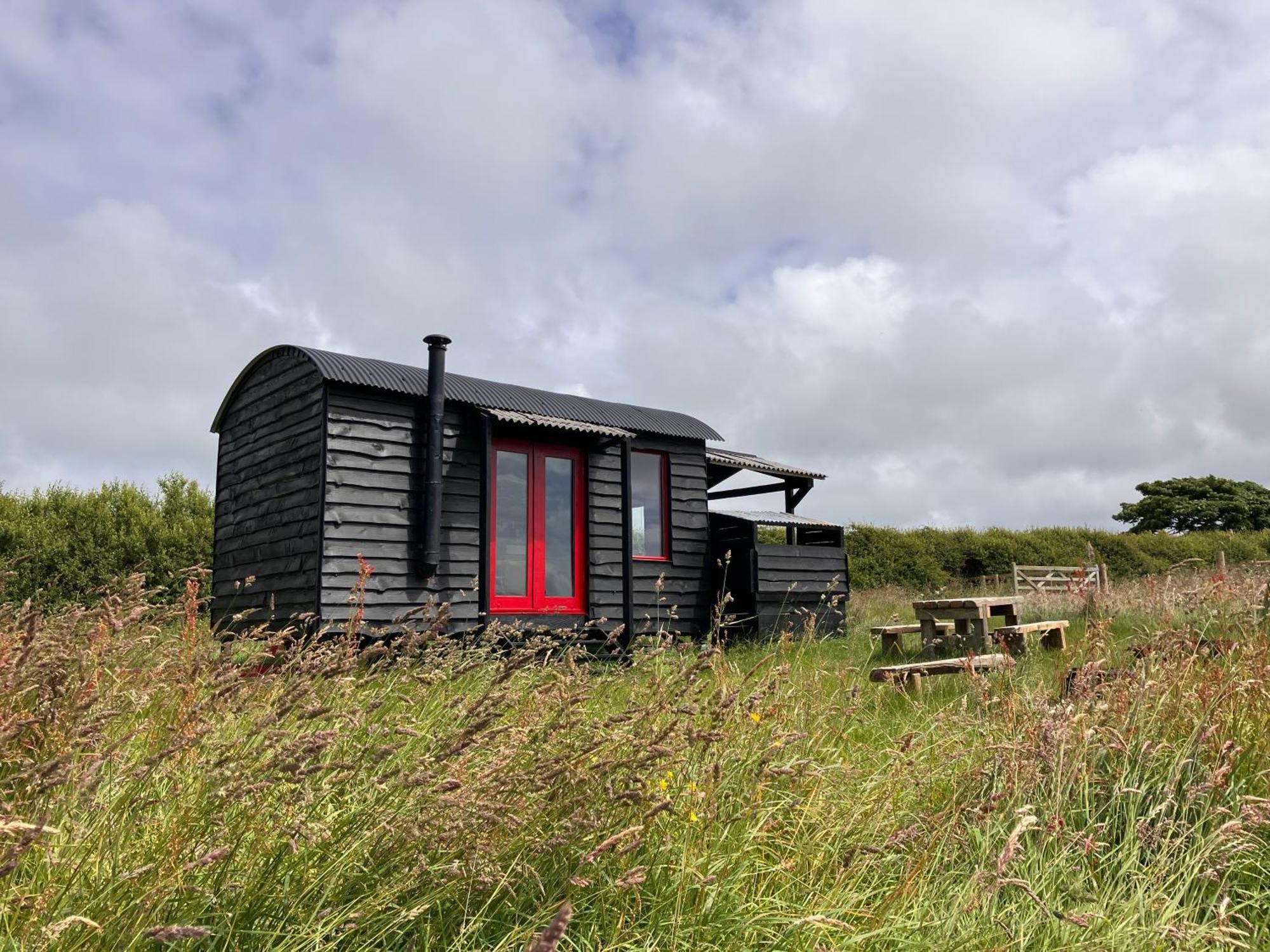 Shepherds Hut In A Private Meadow With Sea Views Hartland Εξωτερικό φωτογραφία